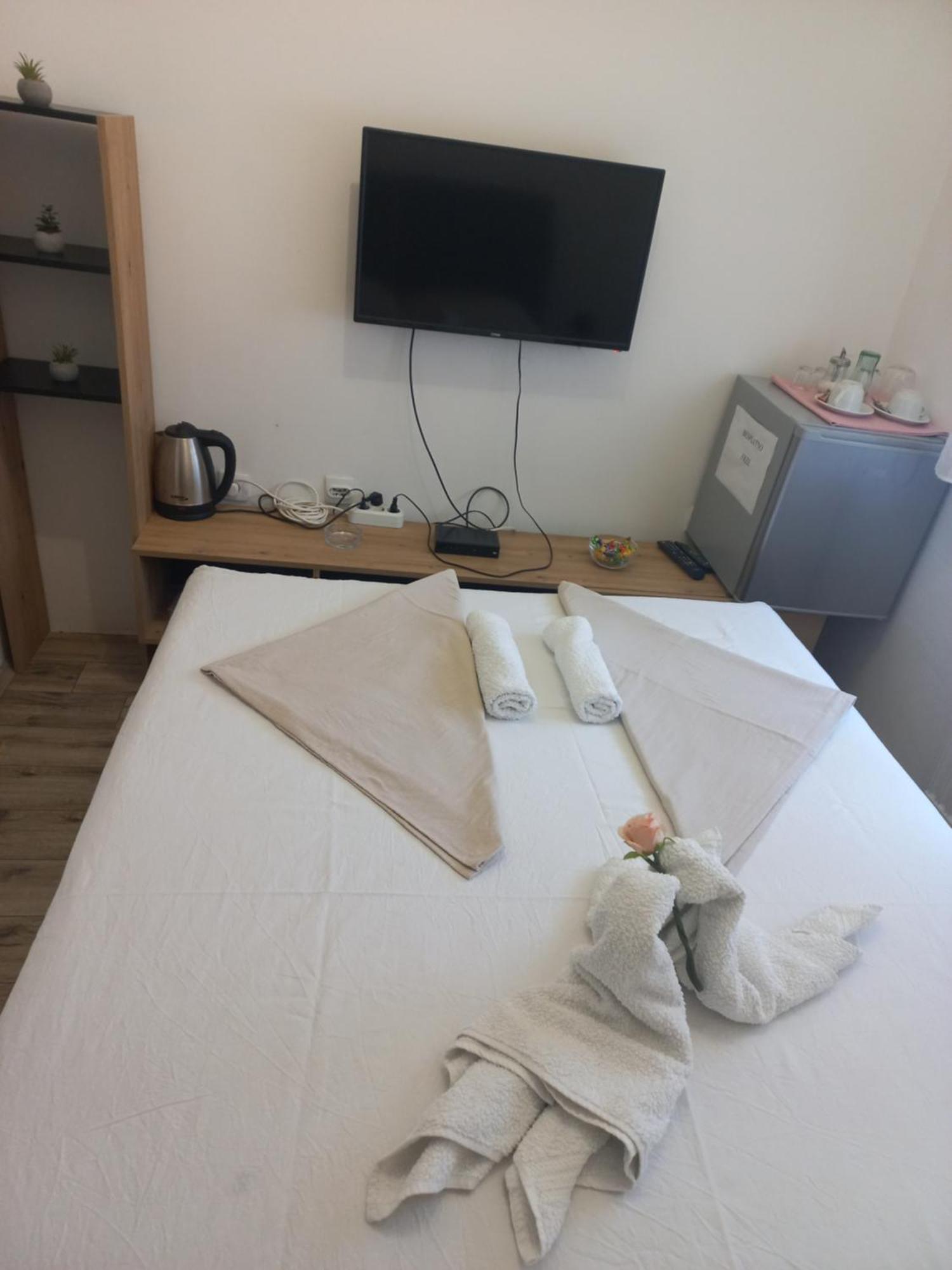 Hotel Duga Novi Sad Dış mekan fotoğraf