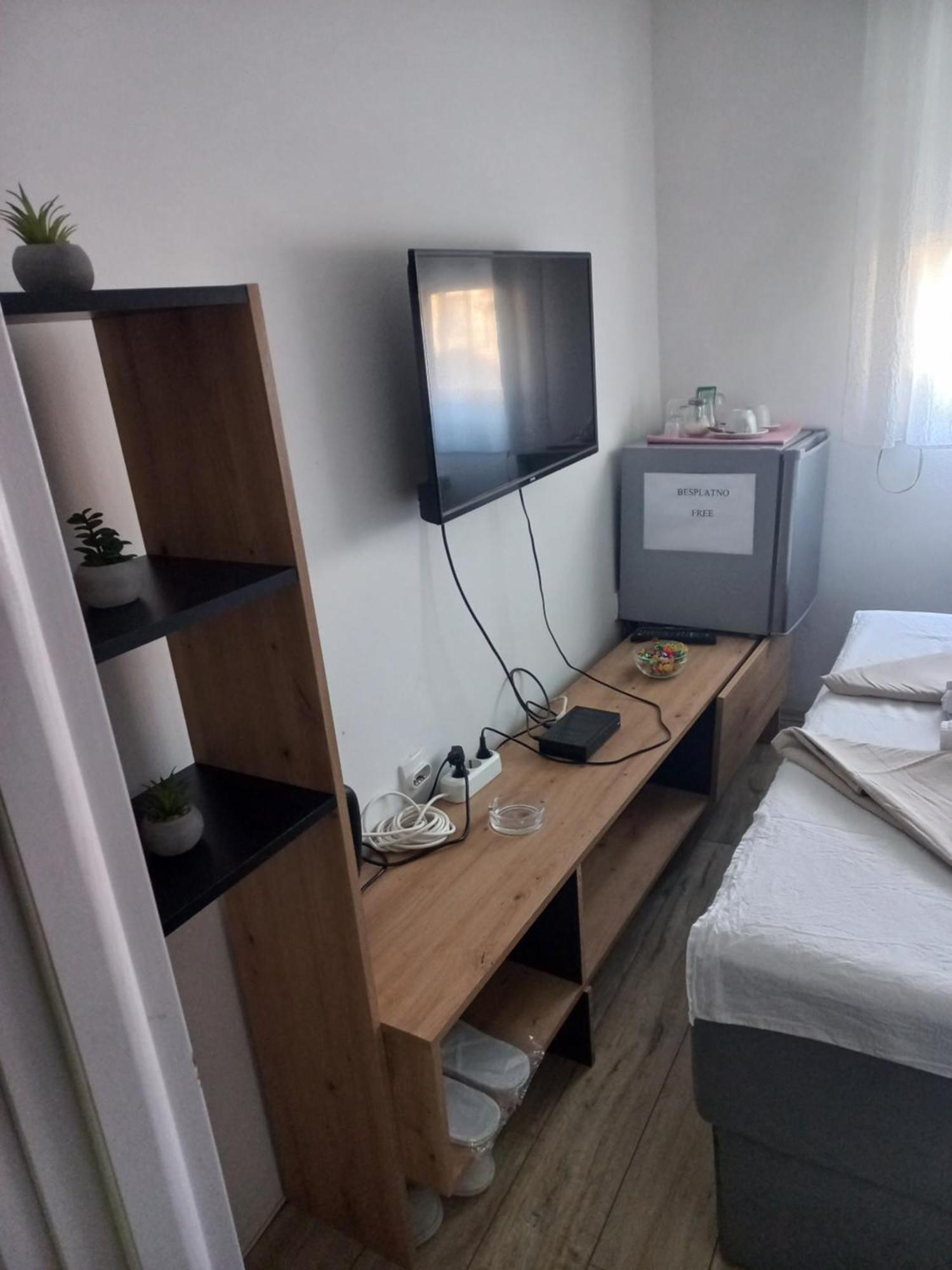 Hotel Duga Novi Sad Dış mekan fotoğraf