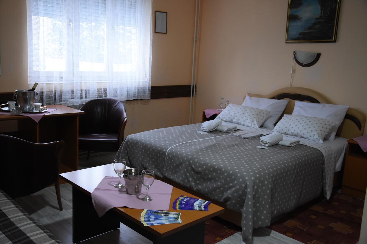 Hotel Duga Novi Sad Dış mekan fotoğraf